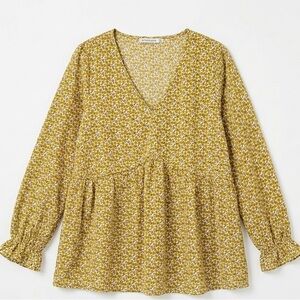 Staccato $42 Mustard Yellow Ditsy Floral V-Neck Peasant Top Large Boho